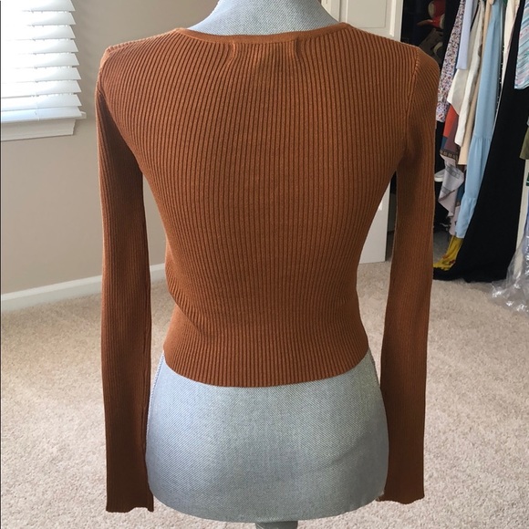 Never Worn Ribbed LS Top - Picture 2 of 3